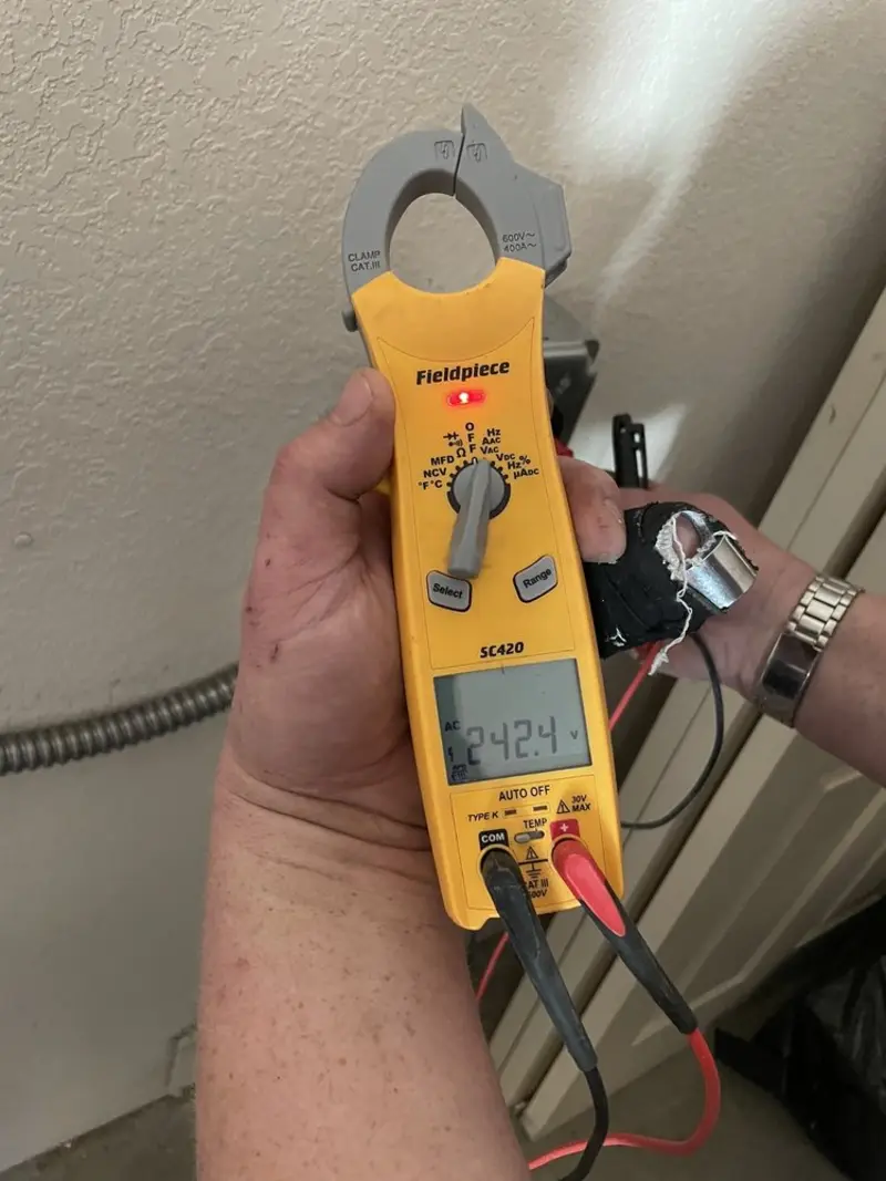 Voltage testing with clamp meter during Aluminum Wiring Replacement in Union